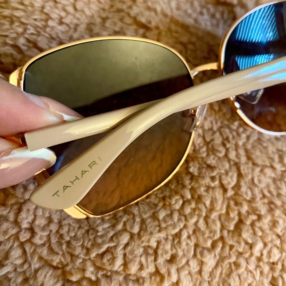 New! Sherpa Teddy Bear Lounge Set/Pajamas with Oversized Tahari Sunglasses - Picture 7 of 7